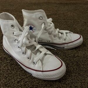 White Converse Chuck Taylor High Top size 5